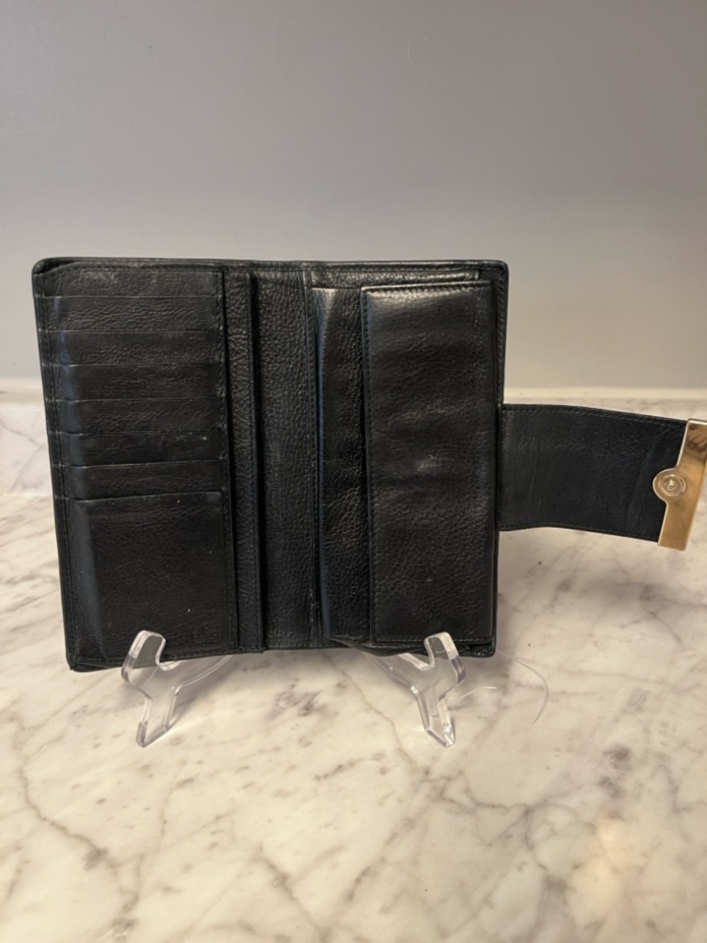Gucci Black Embossed GG Leather Wallet with Gold Nameplate - Picture 6 of 9